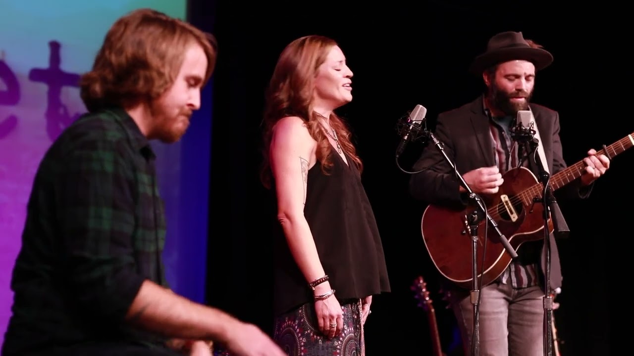 Liz & Pete - Gallery Image 1