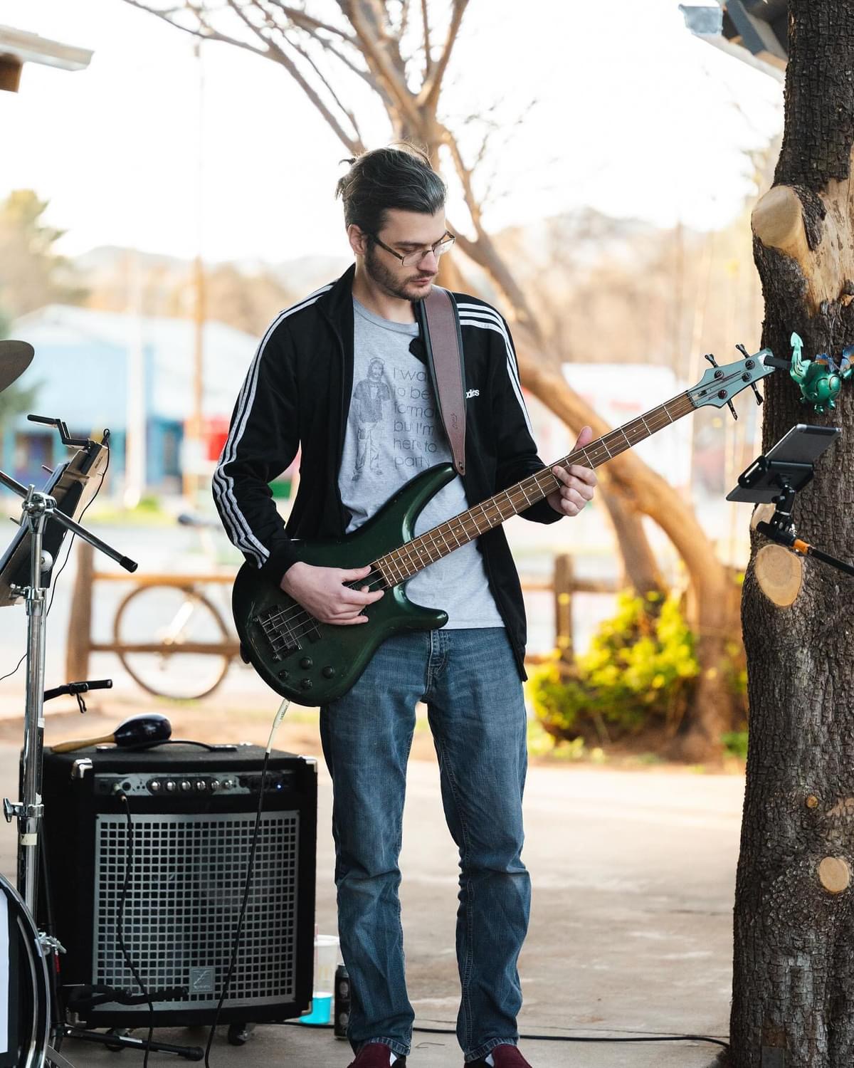 Gen Jones (Talent: Gen Jones)