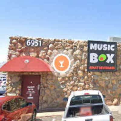 Steve Bragg (Venue: Music Box Lounge)